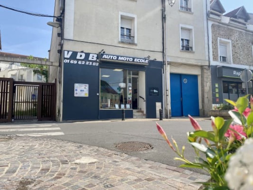 Auto-Moto École de La Ville-du-Bois — photo 1