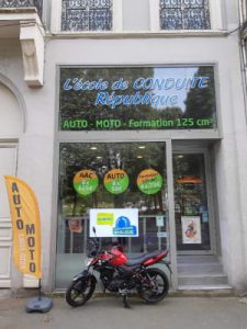 Image de l'auto-école à Lille, L'École de conduite République